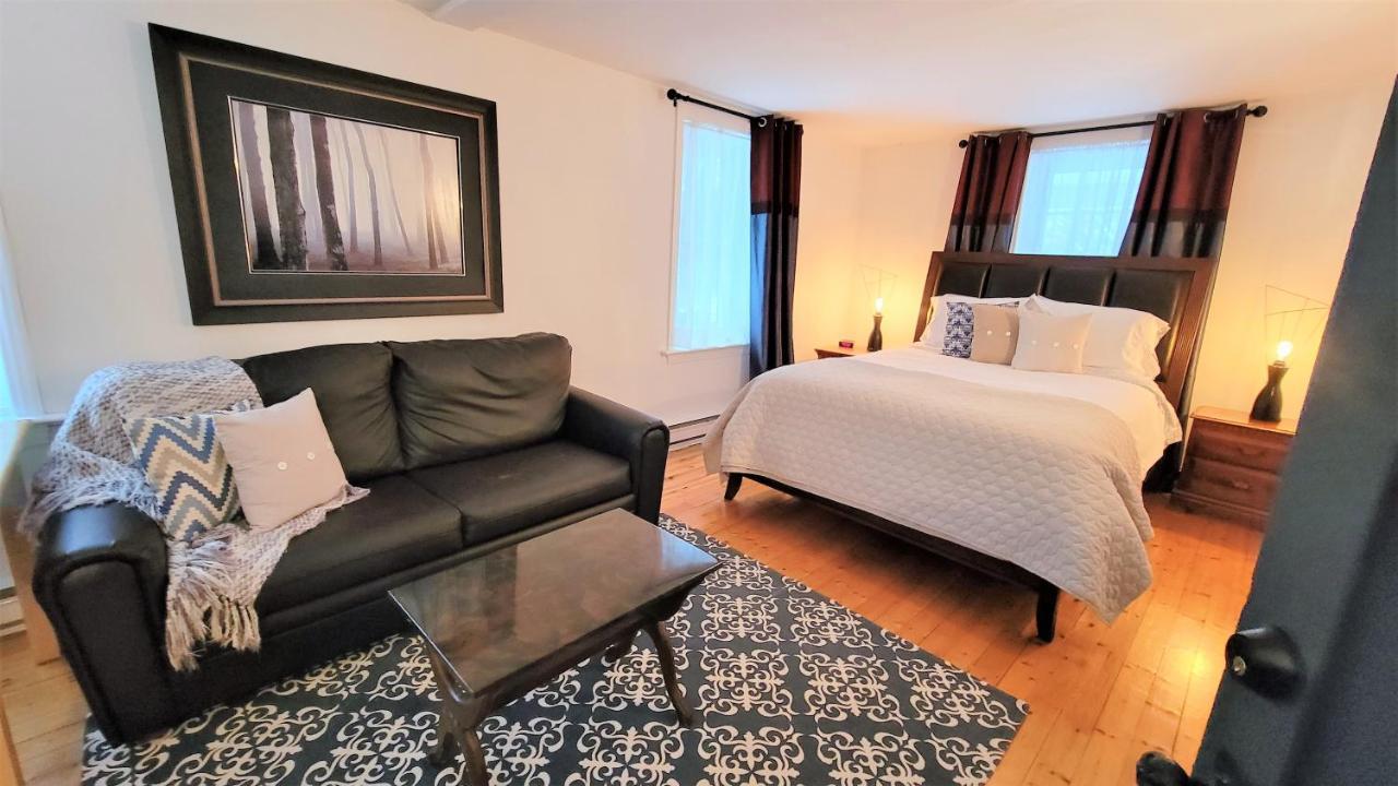 Auberge Du Vignoble Bromont Buitenkant foto