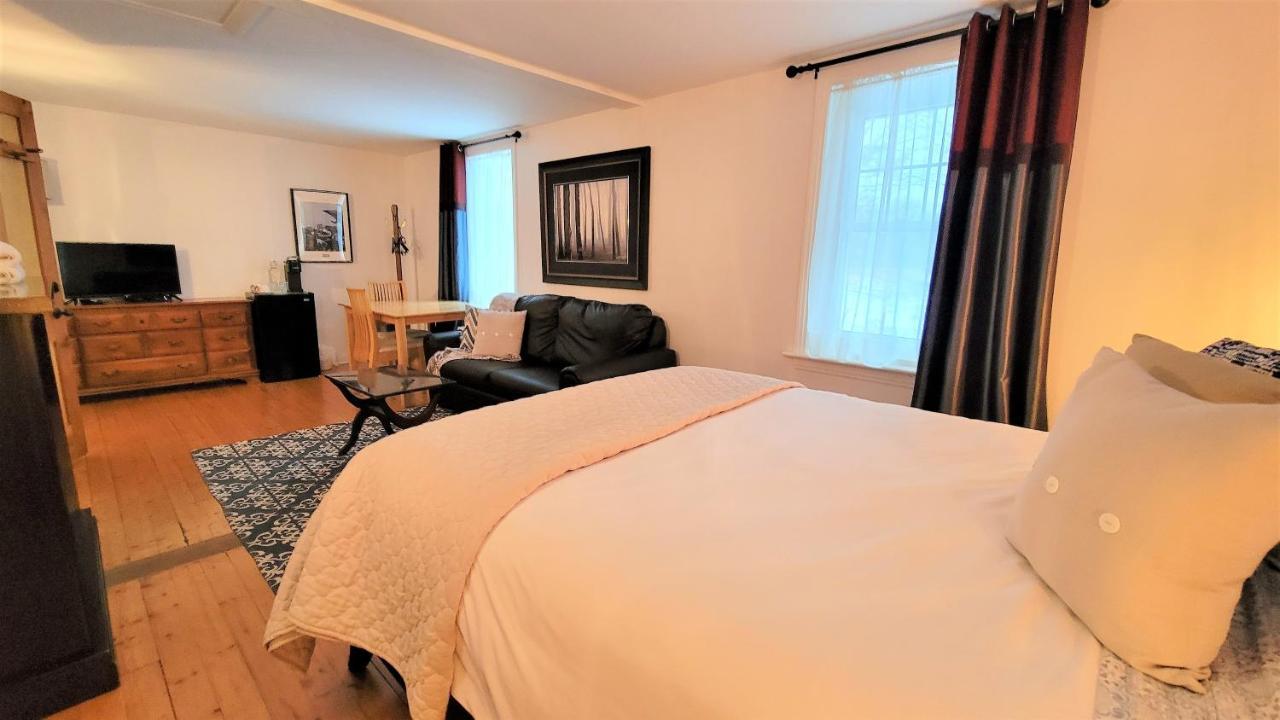 Auberge Du Vignoble Bromont Buitenkant foto